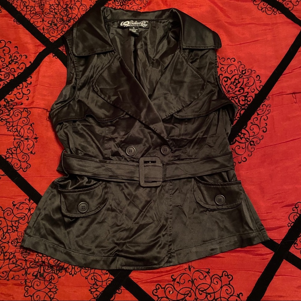 Black Belted Sleeveless Button Blouse (Size XL)